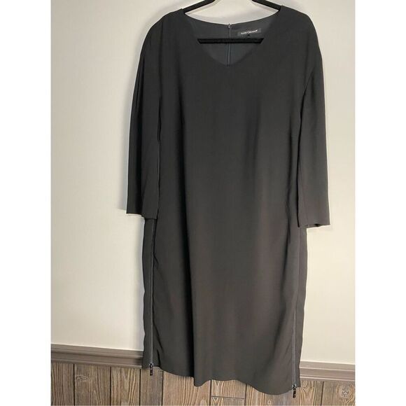 Size 14, Luisa Cerano black dress, zipper detail on the sides & 2 zip pockets. - Picture 2 of 11